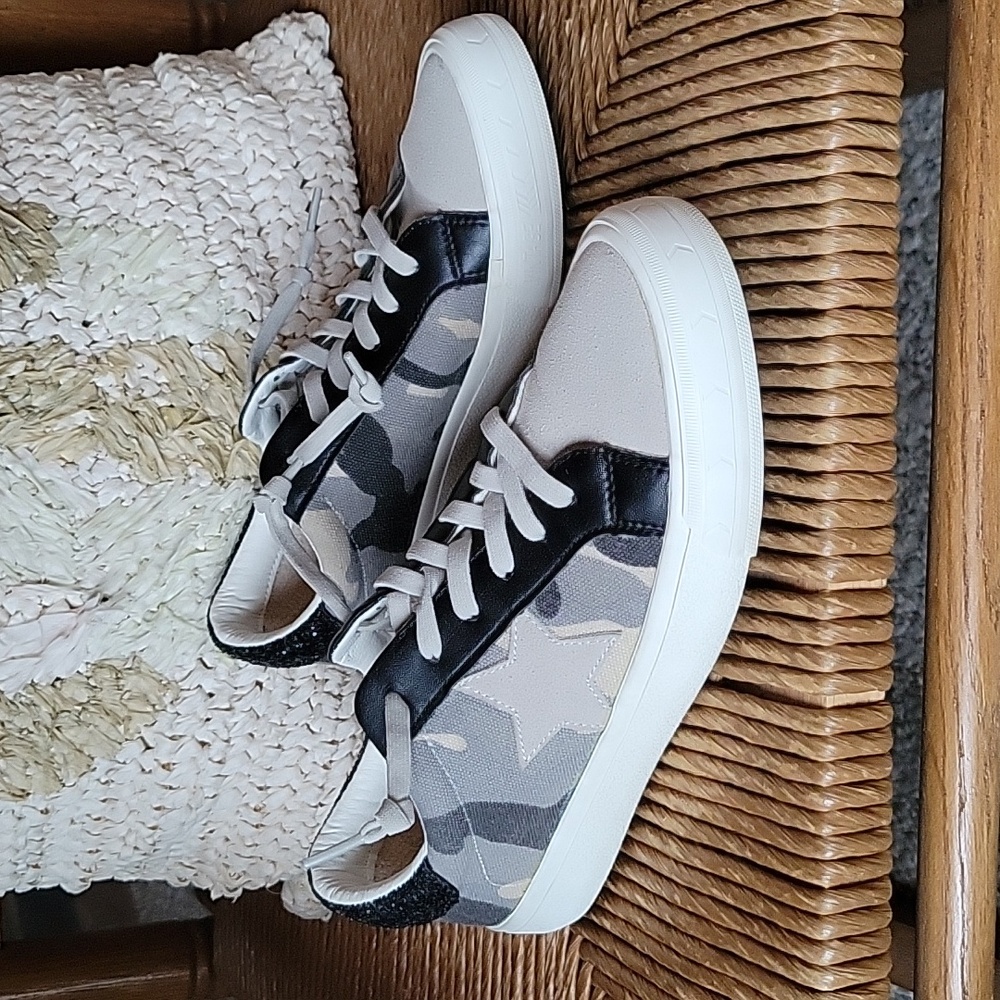 Vintage Havainas Gail camo sneakers,   gray/black size 7